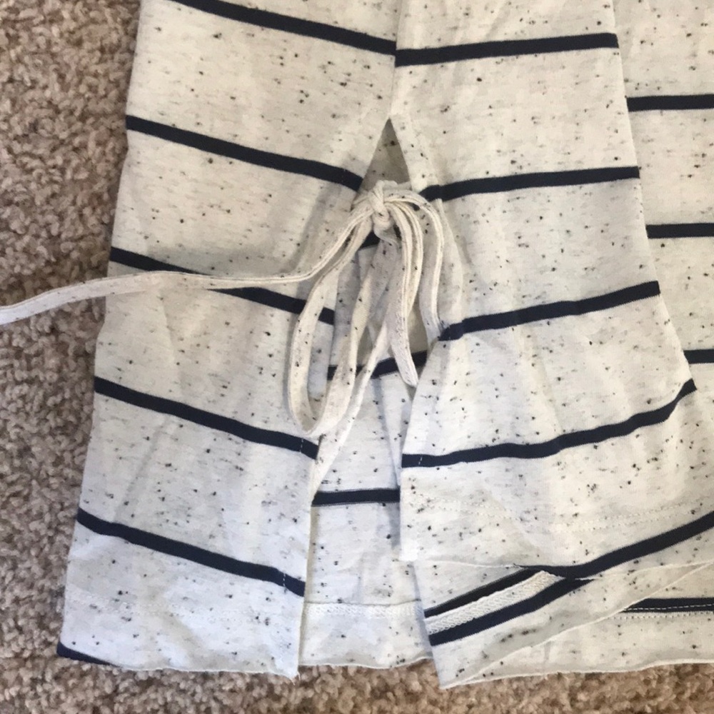 Universal Thread Tank Top - Picture 2 of 4